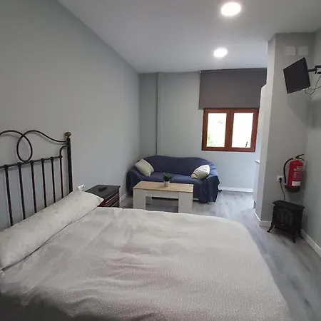 Estudios El Puntual De Hostel Romillo