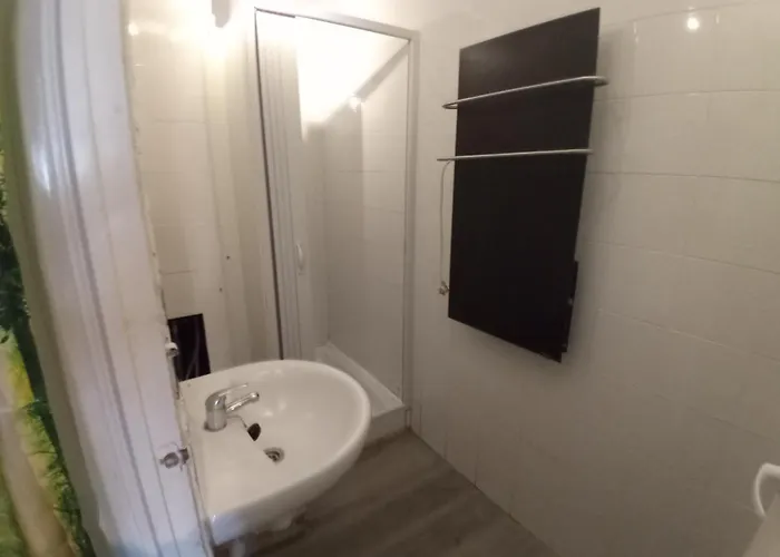 Hostal Estudios El Puntual De Romillo