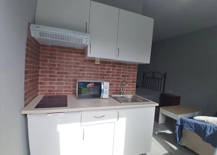 Estudios El Puntual De Hostal