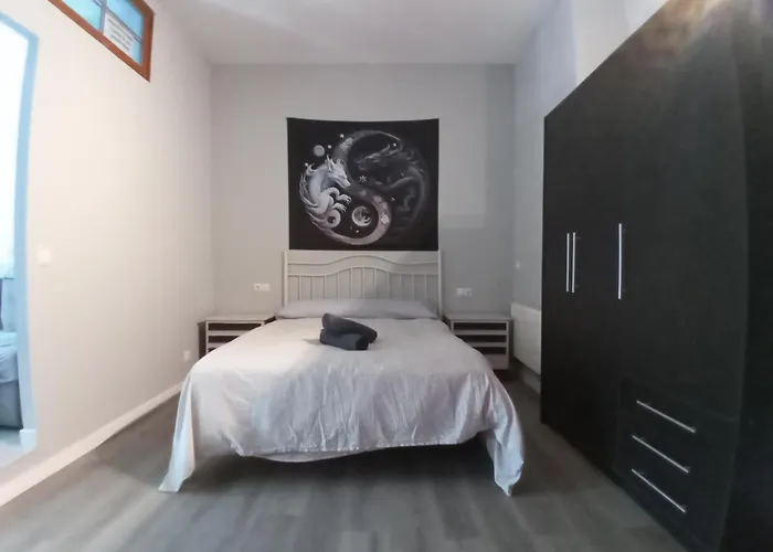 Hostal Estudios El Puntual De Romillo