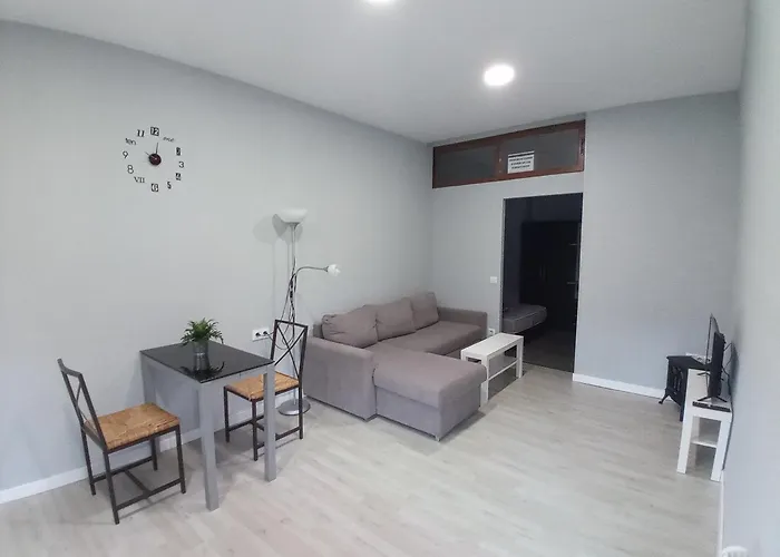 Estudios El Puntual De *