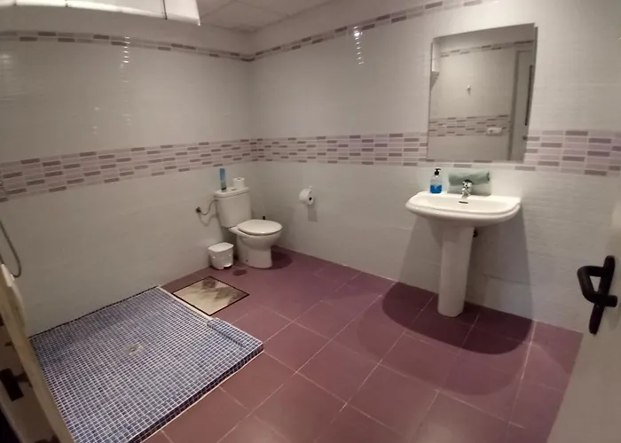 Hostal Estudios El Puntual De Romillo