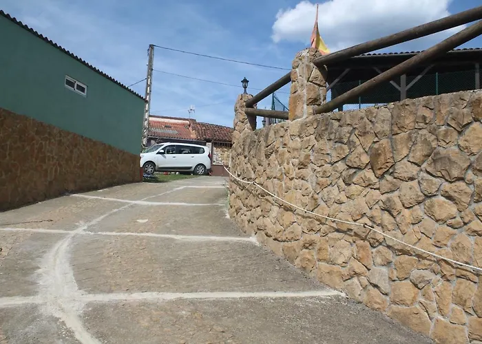 Hostal Estudios El Puntual De *